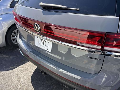 2026 Volkswagen Atlas 2.0T SE w/Technology 4MOTION