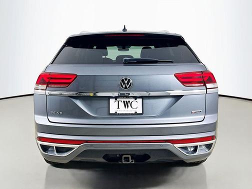 Platinum Gray Metallic 2020 Volkswagen Atlas Cross Sport 3.6L V6 SE w/Technology R-Line