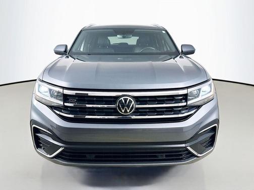 Platinum Gray Metallic 2020 Volkswagen Atlas Cross Sport 3.6L V6 SE w/Technology R-Line