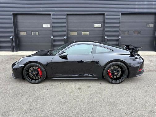2026 Porsche 911 Carrera 4 GTS