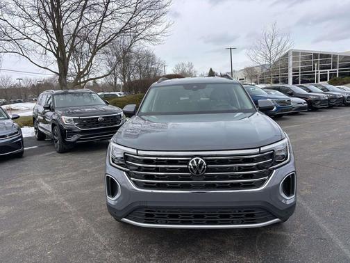 Pure Gray 2026 Volkswagen Atlas 2.0T SE w/Technology 4MOTION