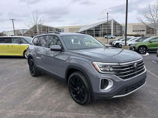 Pure Gray 2026 Volkswagen Atlas 2.0T SE w/Technology 4MOTION