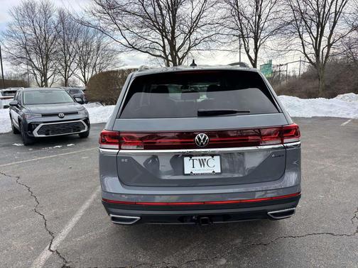 Pure Gray 2026 Volkswagen Atlas 2.0T SE w/Technology 4MOTION