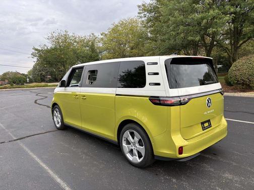 2025 Volkswagen ID. Buzz Pro S Plus with 4MOTION