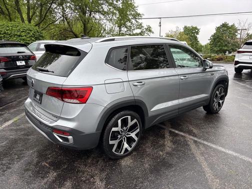 Silver Metallic 2023 Volkswagen Taos 1.5T SEL
