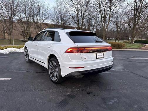 2025 Audi Q8 55 Premium