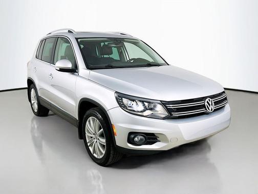 Reflex Silver Metallic 2016 Volkswagen Tiguan SE