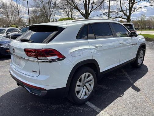 Pure White 2020 Volkswagen Atlas Cross Sport 3.6L V6 SE w/Technology