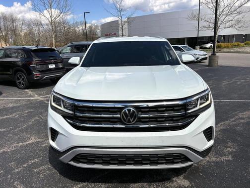 Pure White 2020 Volkswagen Atlas Cross Sport 3.6L V6 SE w/Technology