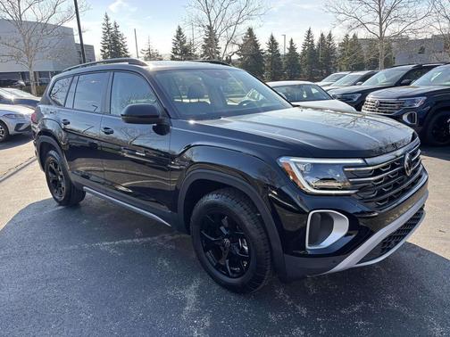 2026 Volkswagen Atlas Peak Edition