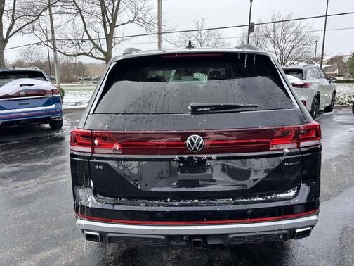 Deep Black Pearl 2026 Volkswagen Atlas Peak Edition