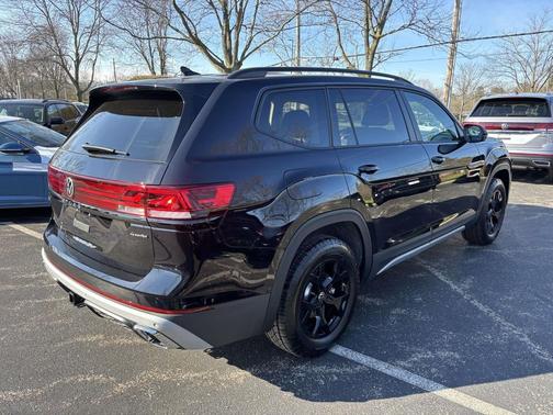 2026 Volkswagen Atlas Peak Edition