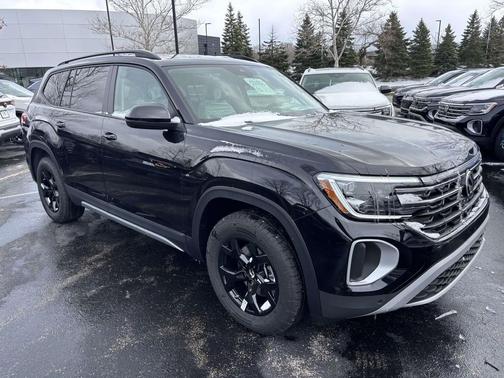 Deep Black Pearl 2026 Volkswagen Atlas Peak Edition