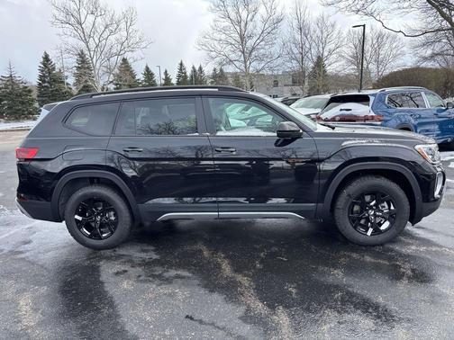 Deep Black Pearl 2026 Volkswagen Atlas Peak Edition