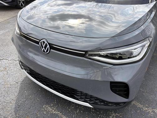 Pure Gray w/Black Roof 2023 Volkswagen ID.4 Pro S Plus