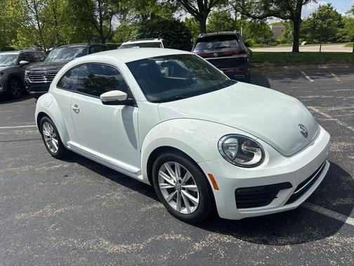 Pure White 2018 Volkswagen Beetle 2.0T S