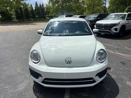 Pure White 2018 Volkswagen Beetle 2.0T S