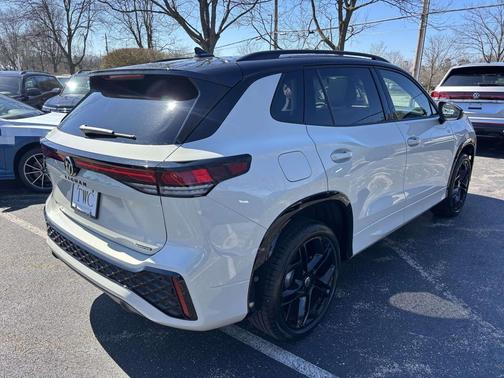 2026 Volkswagen Tiguan 2.0T SE R-Line Black 4MOTION