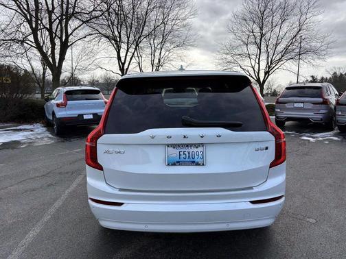 2023 Volvo XC90 B5 Core