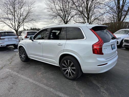 2023 Volvo XC90 B5 Core