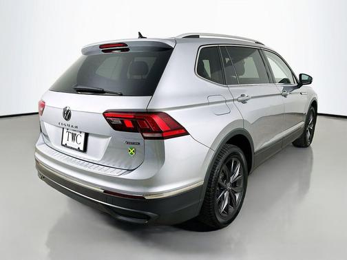 Platinum Gray Metallic 2022 Volkswagen Tiguan 2.0T SE 4MOTION