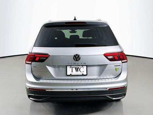 Platinum Gray Metallic 2022 Volkswagen Tiguan 2.0T SE 4MOTION