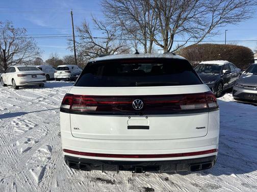2026 Volkswagen Atlas Cross Sport 2.0T SEL