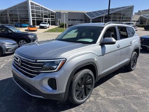 Silver Mist Metallic 2026 Volkswagen Atlas 2.0T SE w/Technology 4MOTION