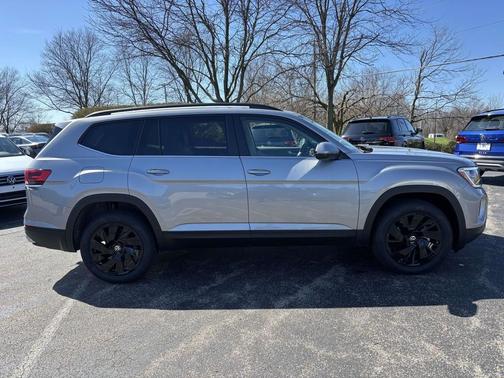 Silver Mist Metallic 2026 Volkswagen Atlas 2.0T SE w/Technology 4MOTION