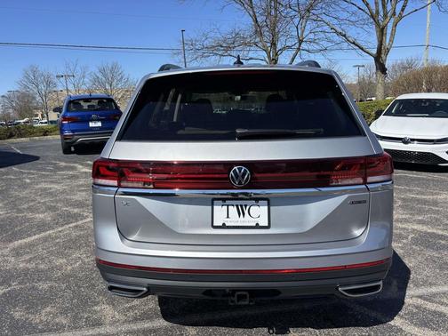 Silver Mist Metallic 2026 Volkswagen Atlas 2.0T SE w/Technology 4MOTION