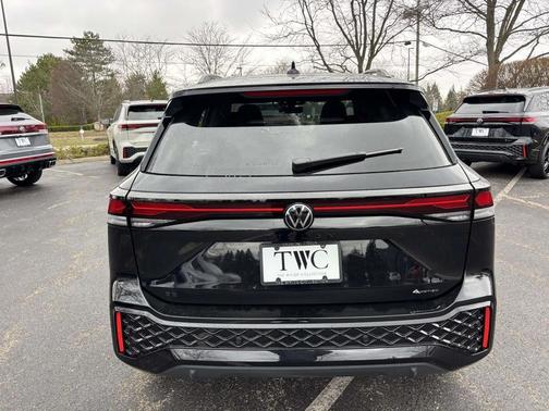2026 Volkswagen Tiguan 2.0T SE R-Line Black 4MOTION