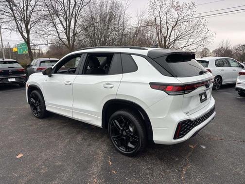 White 2026 Volkswagen Tiguan 2.0T SE R-Line Black 4MOTION