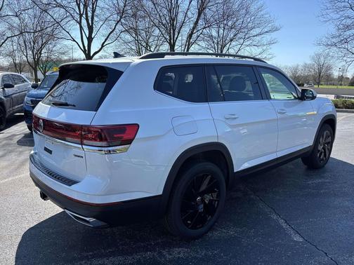 Opal White Pearl 2026 Volkswagen Atlas 2.0T SE w/Technology 4MOTION