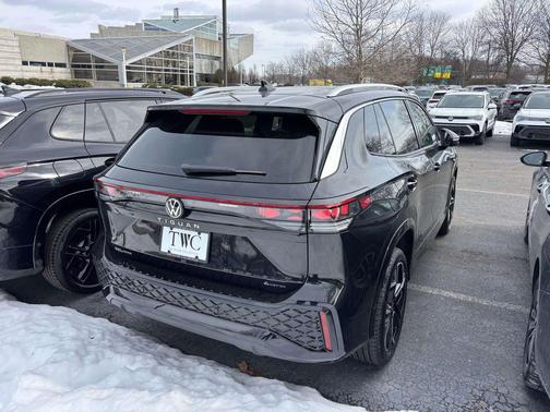 2026 Volkswagen Tiguan 2.0T SEL R-Line 4MOTION