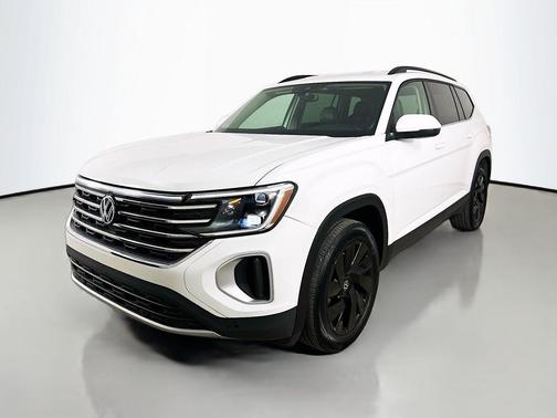 Pure White 2025 Volkswagen Atlas 2.0T SE w/Technology 4MOTION