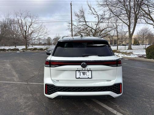 2026 Volkswagen Tiguan 2.0T SE R-Line Black 4MOTION