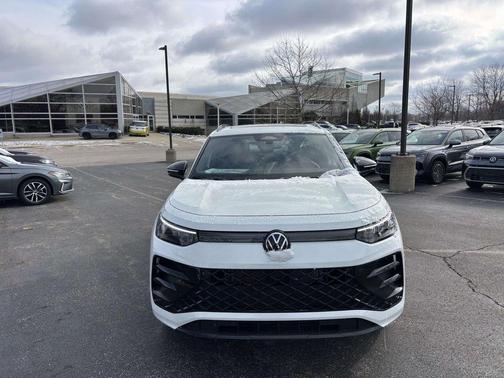 2026 Volkswagen Tiguan 2.0T SE R-Line Black 4MOTION