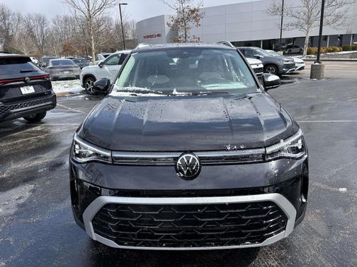 Deep Black Pearl 2026 Volkswagen Taos SEL