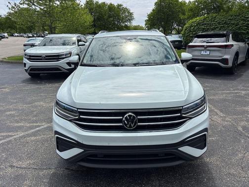 Pure White 2024 Volkswagen Tiguan 2.0T SE 4MOTION
