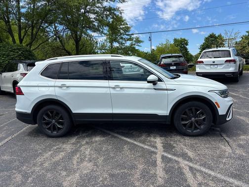 Pure White 2024 Volkswagen Tiguan 2.0T SE 4MOTION