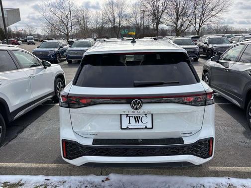 2026 Volkswagen Tiguan 2.0T SEL R-Line 4MOTION