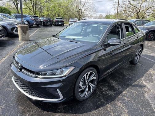 Deep Black Pearl 2026 Volkswagen Jetta 1.4T SEL