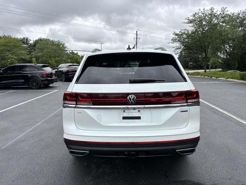 White 2026 Volkswagen Atlas 2.0T SE w/Technology 4MOTION