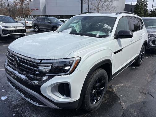 2026 Volkswagen Atlas Peak Edition