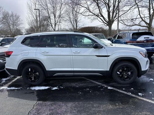 2026 Volkswagen Atlas Peak Edition