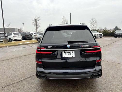2025 BMW X7 M60i