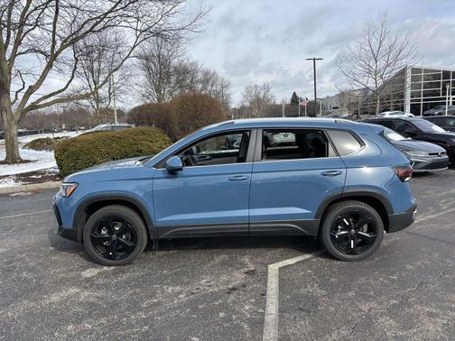 Monterey Blue Pearl 2026 Volkswagen Taos SEL
