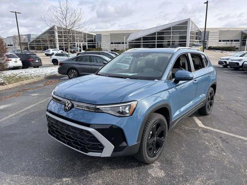 Monterey Blue Pearl 2026 Volkswagen Taos SEL