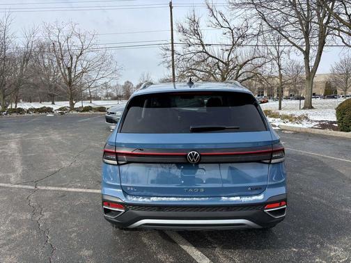 Monterey Blue Pearl 2026 Volkswagen Taos SEL