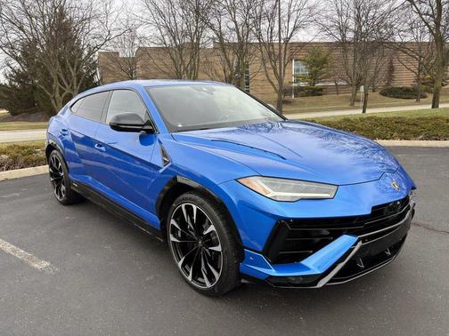 2023 Lamborghini Urus S
